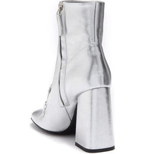 Load image into Gallery viewer, Burberry Botte