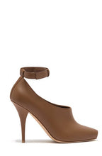 Load image into Gallery viewer, Burberry Leather Chaussure A Talon