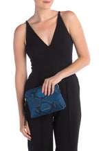 Load image into Gallery viewer, Burberry Petit Bag